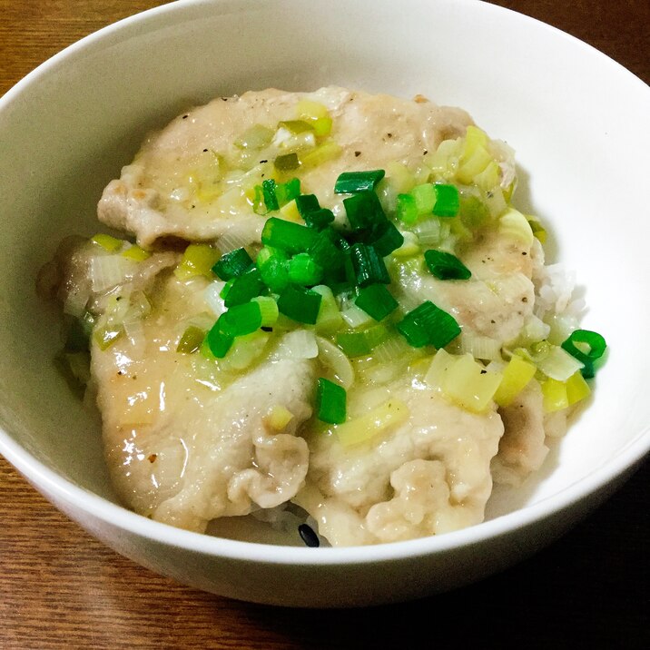 お肉柔らか！豚ロースのネギ塩丼